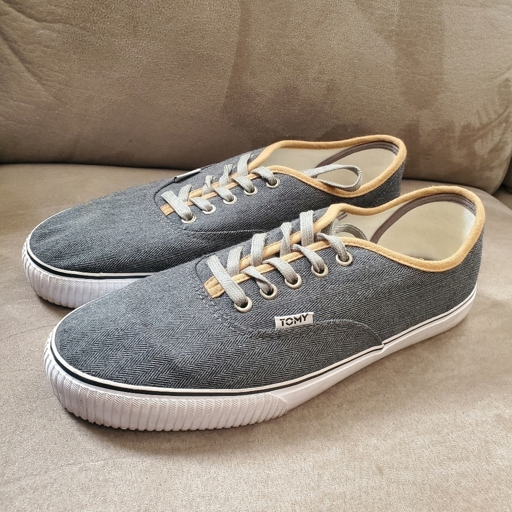 Tomy Genuine Tomy Classics Takkies Men's Shoes size 10 Herringbone